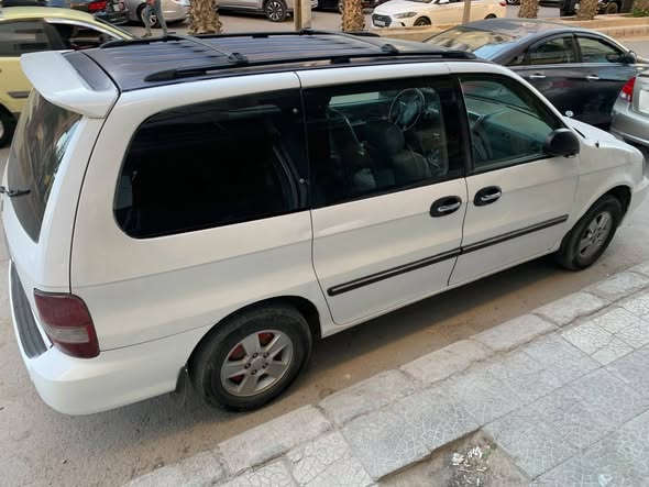 كيا كرنفال 2004 - صورة 3