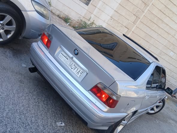 بي ام دبليو 3 Series 1993 - صورة 4