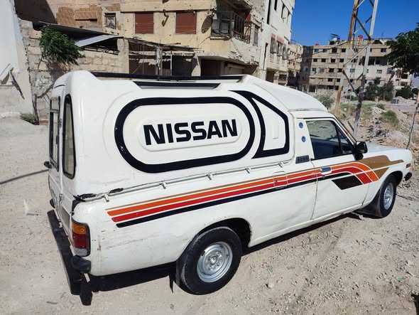نيسان 1200 1993 - صورة 4