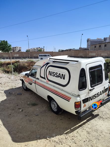نيسان 1200 1993 - صورة 5