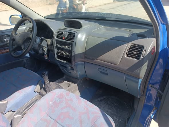 ميتسوبيشي سبيس ستار 1999 - صورة 5