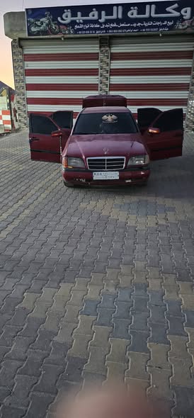 مرسيدس سي 2001 - صورة 2