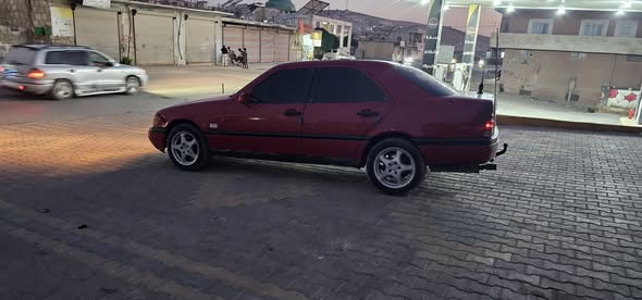 مرسيدس سي 2001 - صورة 4
