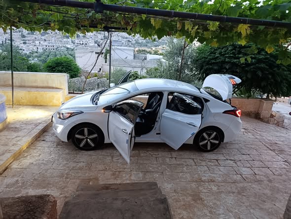 هيونداي افانتي 2014 - صورة 2