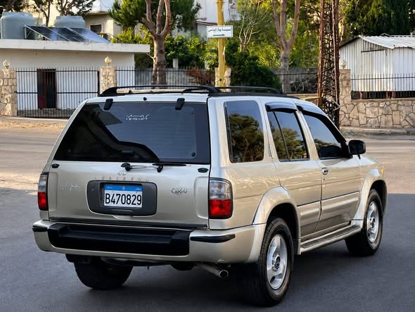 إنفينيتي QX4 1997 - صورة 5