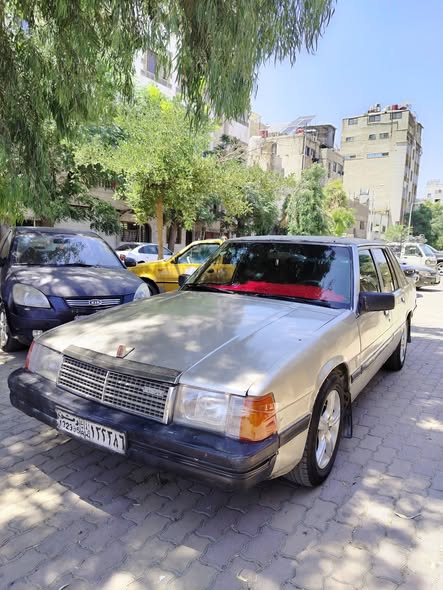 مازدا 929 1983 - صورة 2