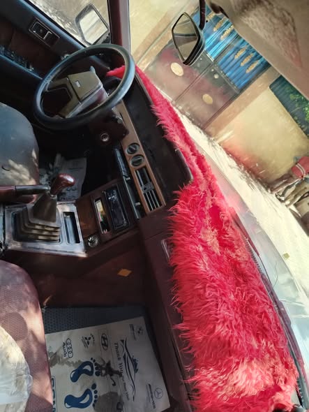 مازدا 929 1983 - صورة 5