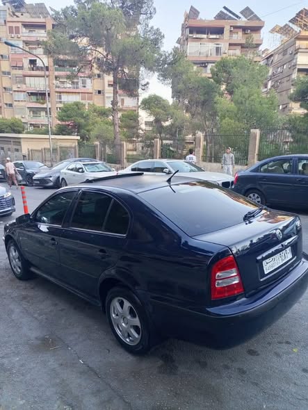 سكودا اوكتافيا 2004 - صورة 3