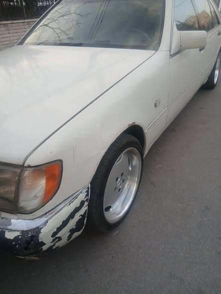 ميرسيدس 500 1992 - صورة 4
