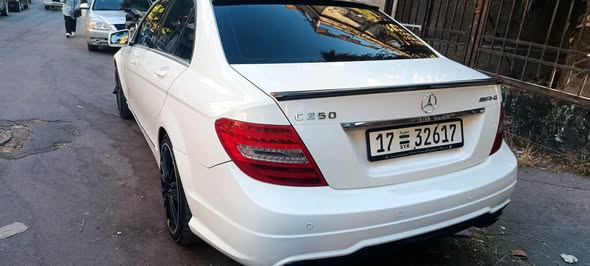 مرسيدس C250 2012 - صورة 4