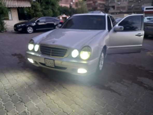 مرسيدس E-Class 2000 - صورة 3