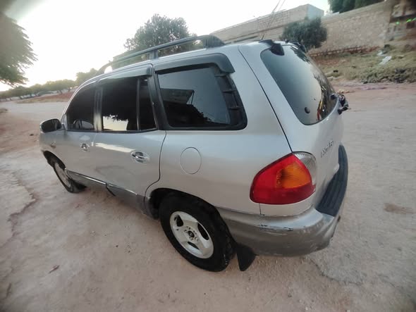 هيونداي سنتافية 2001 - صورة 3