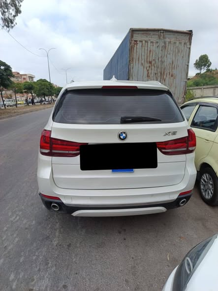 بي إم دبليو اكس 5 2015 - صورة 2