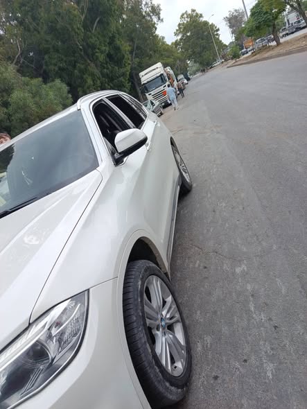 بي إم دبليو اكس 5 2015 - صورة 3