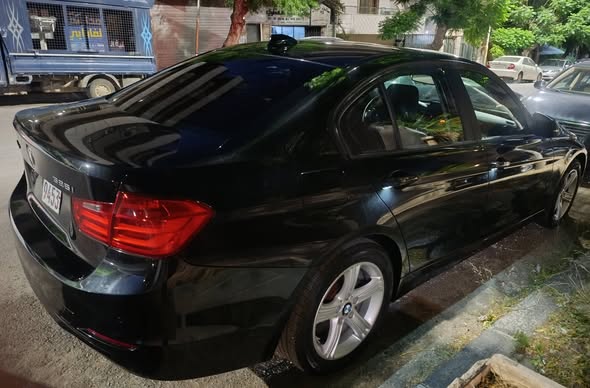 بي إم دبليو 328i 2015 - صورة 3