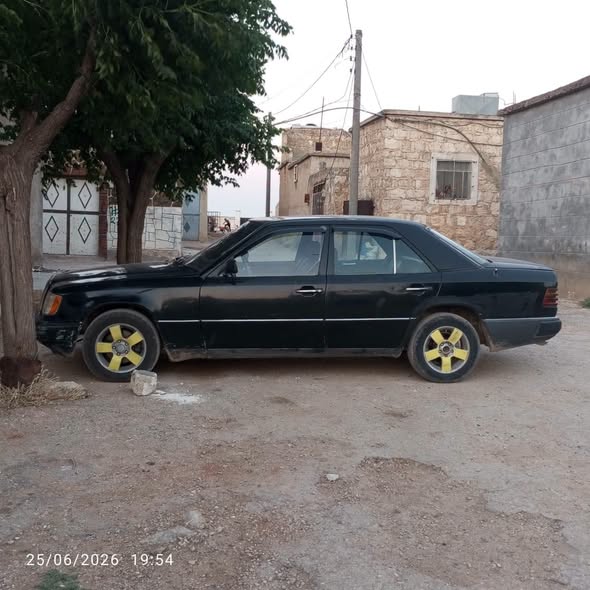 مرسيدس 124 2001 - صورة 4