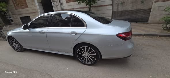 مرسيدس E300 2019 - صورة 1