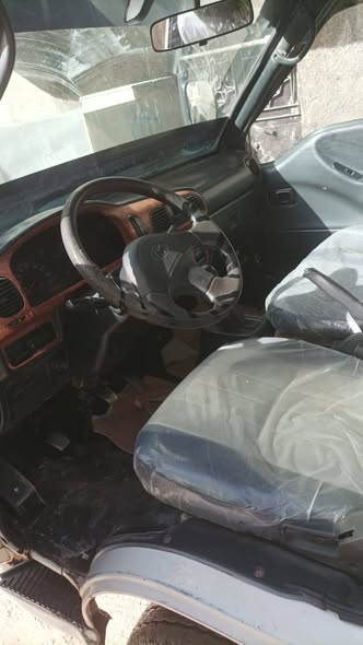 هيونداي H100 2001 - صورة 2