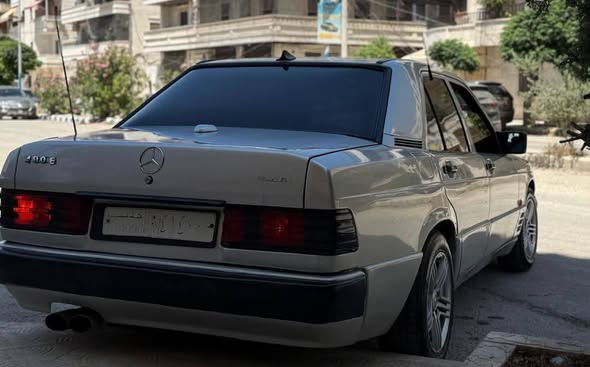 مرسيدس 190 1993 - صورة 2