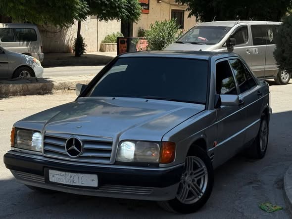 مرسيدس 190 1993 - صورة 3