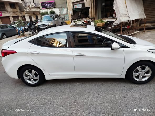 هيونداي افانتي 2011 - صورة 3