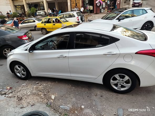 هيونداي افانتي 2011 - صورة 4
