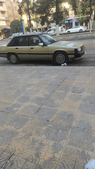 مازدا 929 1983 - صورة 2