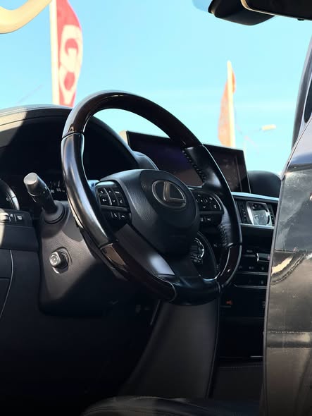 لكزس LX570 2018 - صورة 2