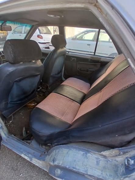 نيسان صني 1983 - صورة 4