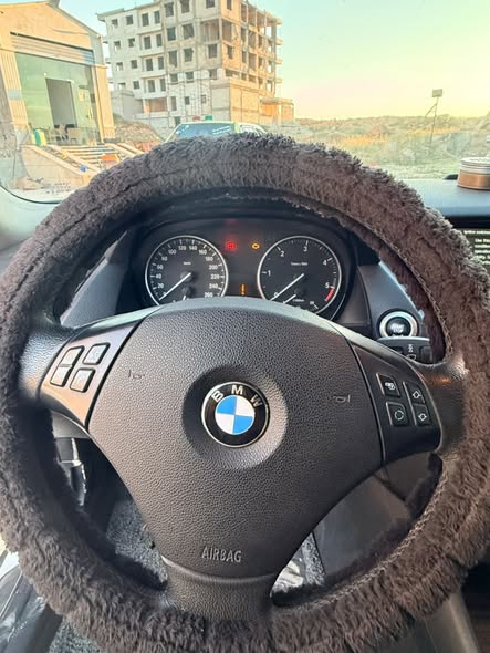 بي ام دبليو اكس 1 2015 - صورة 1