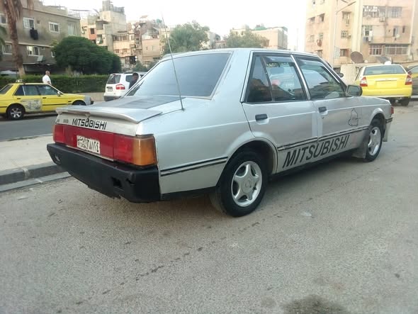 ميتسوبيشي لانسر 1983 - صورة 3