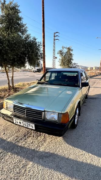 مازدا 929 1983 - صورة 2