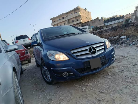 مرسيدس B 180 2011 - صورة 1
