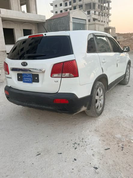 كيا سورينتو 2010 - صورة 4