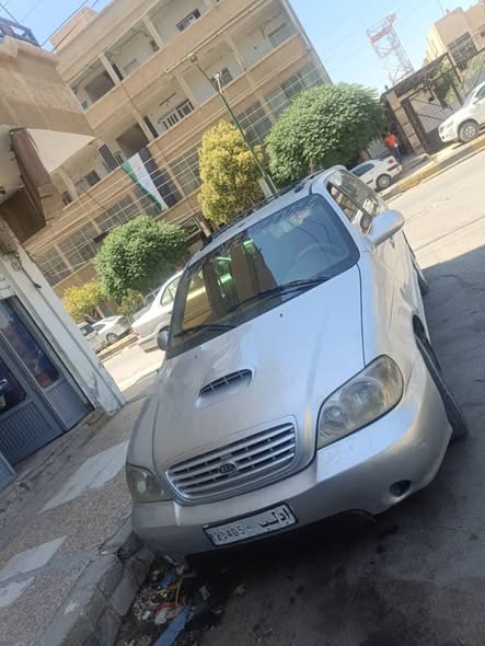 كيا كرنفال 2003 - صورة 5