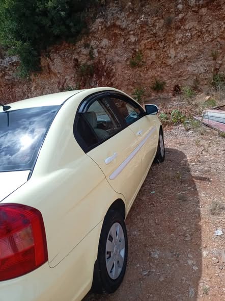 هيونداي فيرنا 2010 - صورة 1