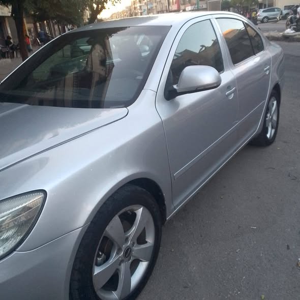 سكودا اوكتافيا 2011 - صورة 1
