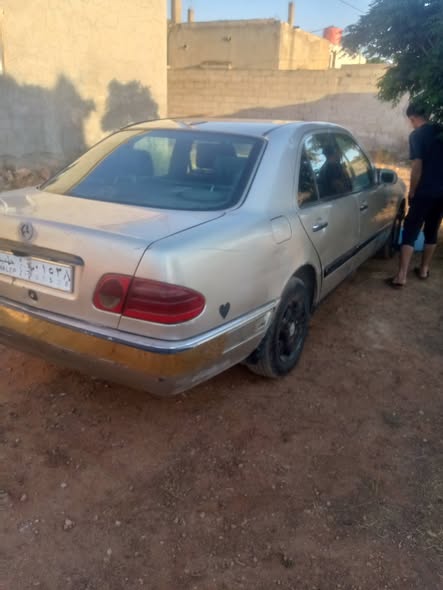 مرسيدس 300 2001 - صورة 4