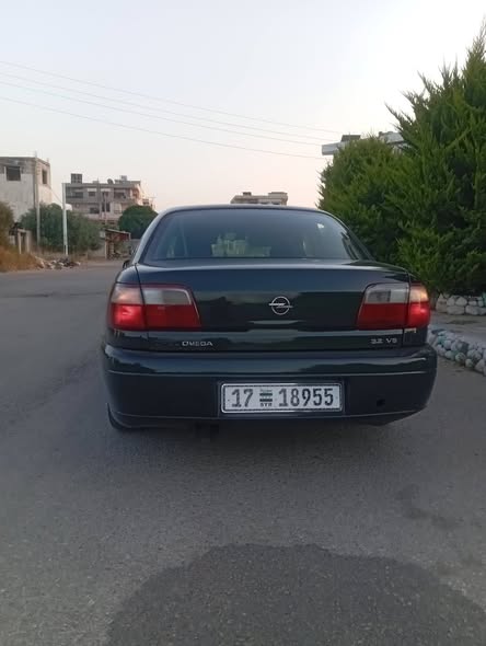 أوبل أوميغا 2002 - صورة 4
