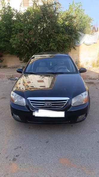 كيا سيراتو 2008 - صورة 1