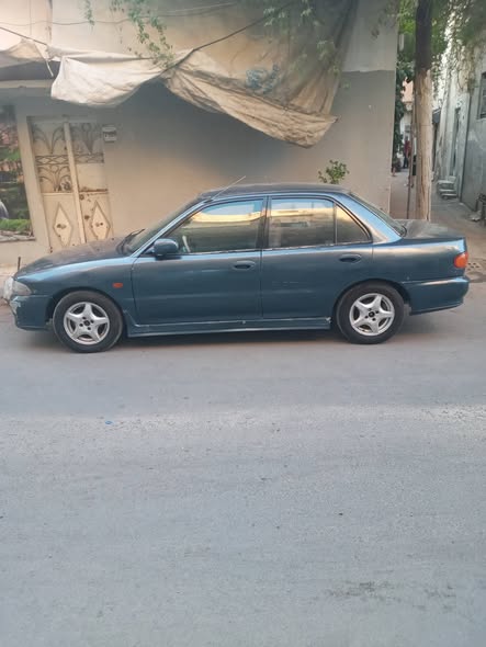 ميتسوبيشي لانسر 1993 - صورة 1