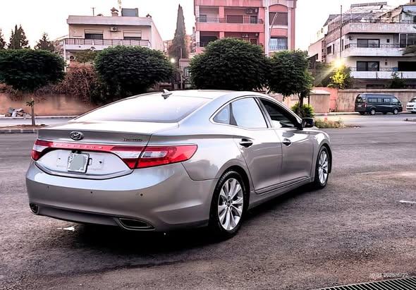 هيونداي أزيرا 2012 - صورة 5