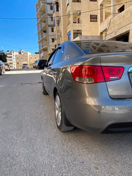 كيا فورتي 2010 - صورة 2