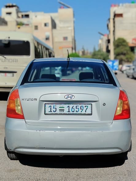 هيونداي فيرنا 2007 - صورة 4