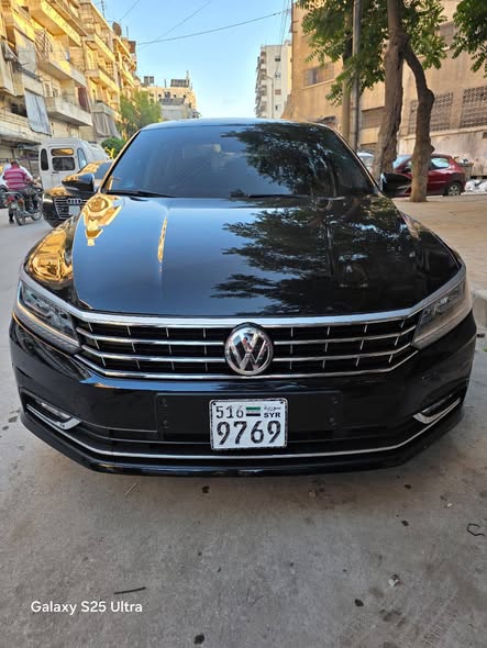 فولكس فاجن باسات 2018 - صورة 1