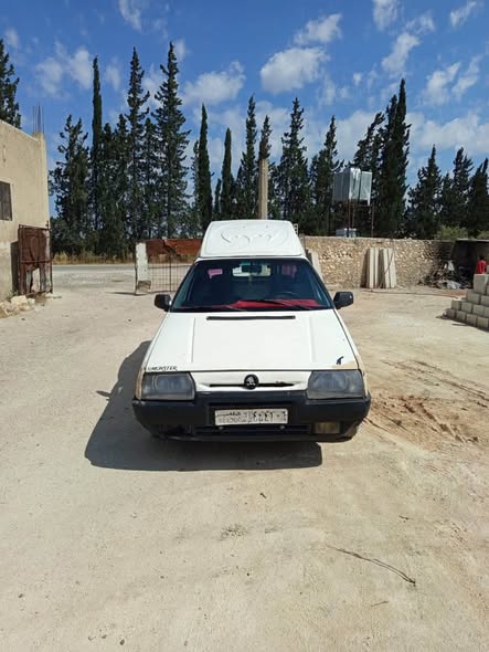 سكودا بيك أب 1993 - صورة 3