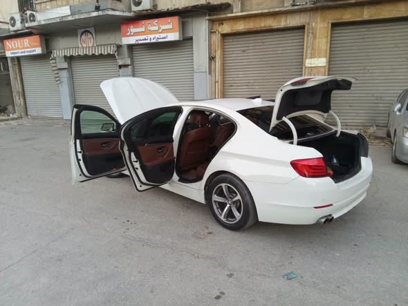 بي إم دبليو 523 2011 - صورة 1
