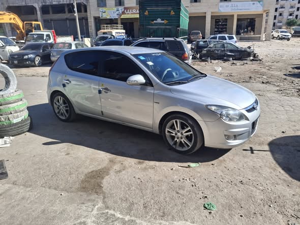 هيونداي i30 2011 - صورة 1