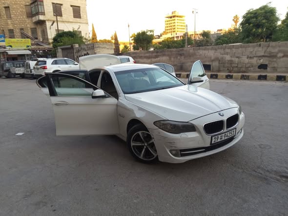 بي إم دبليو 523 2011 - صورة 1