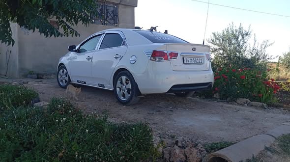 كيا فورتي 2011 - صورة 5